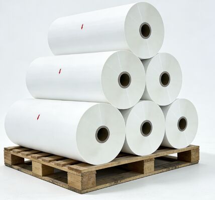 Película de laminação em mate resistente à água e UV com tratamento de corona de dois lados e espessura de 17-45 microns para acabamento de superfície durável