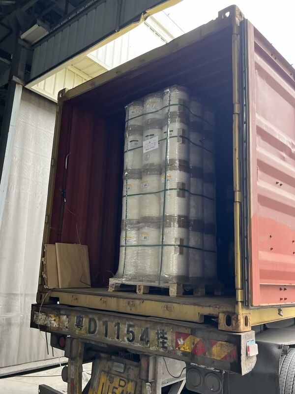 Película de laminação de livros com velocidade de laminação de 400 m/min. Alta resistência ao rasgo e 12 meses de vida útil para proteção duradoura