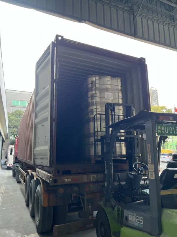 Película PET metalizada com resistência ao calor até 110 °C, superfície refletiva lisa e resistência química para embalagens e laminação