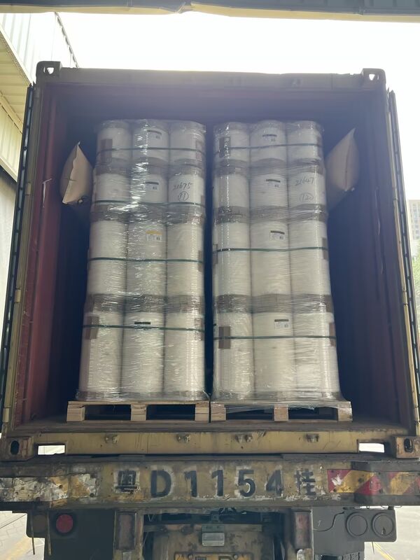 Película PET metalizada com resistência ao calor até 110 °C, resistência química e superfície refletiva lisa para embalagens e laminação