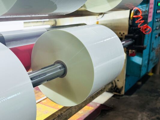 Película de laminação térmica PET com largura personalizável e adesivo activado térmicamente adequado para laminadores térmicos