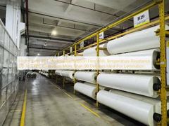 Filme de laminação térmica PET de alta clareza com resistência à temperatura de até 130°C, brilho superior a 90 graus, ideal para laminação